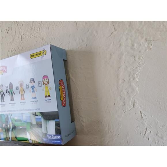 Livetopia Day at The Zoo Pack Accessories and Exclusive Virtual Item Code - Picture 5 of 7